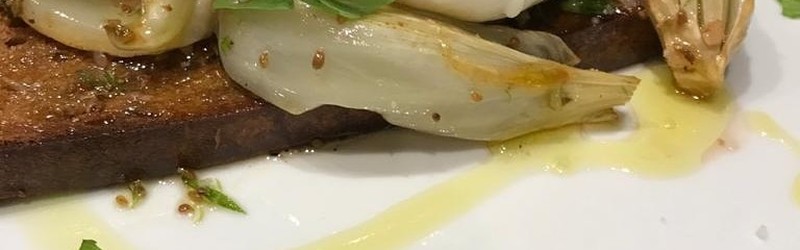 
                                                Mediterranes Festmahl - serviertes Menü