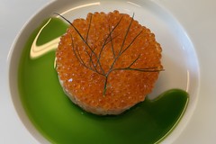 Tatar z łososia z jego kawiorem