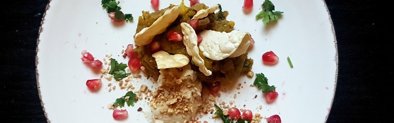 
                                                Indisch mit Gemüse der Saison