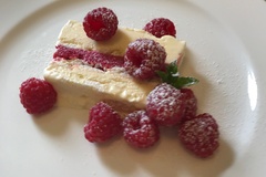 
                Vacherin; przyjęcie komunijne