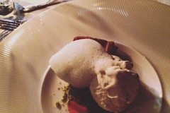 
                Krokodyl i wędzona krewetka