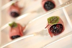 
                Eleganckie przyjęcie komunijne z kuchnią europejską