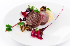 
                Polska kuchnia z procentami