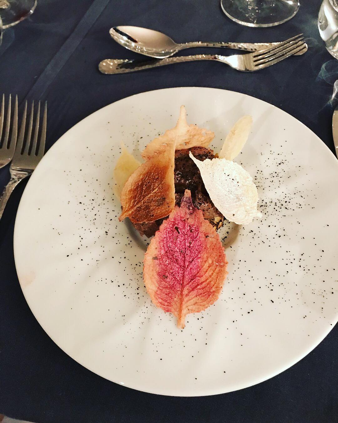 Tatar z sarny; chef Marcin Piotrowski Tatar z sarny; chef Marcin Piotrowski